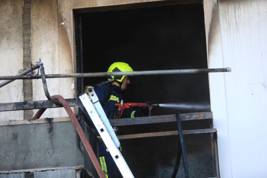 Νέα Μανωλάδα: Συναγερμός για μεγάλη φωτιά σε καταυλισμό εργατών γης