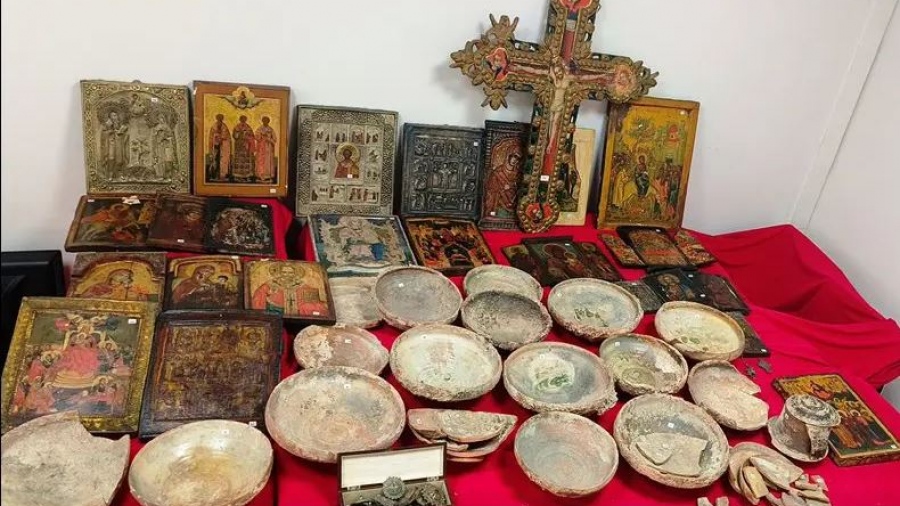 Θεσσαλονίκη: Σύλληψη 70χρονης για παράβαση της Νομοθεσίας για την Προστασία Αρχαιοτήτων και περί όπλων