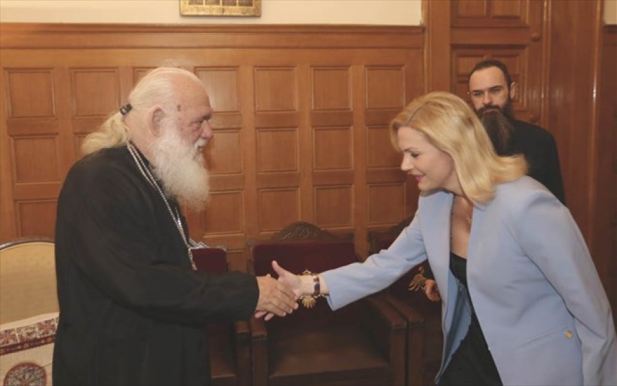 Τον Αρχιεπίσκοπο Ιερώνυμο επισκέφθηκε η Έμη Λιβανίου