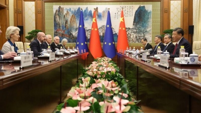 Κίνα και ΕΕ στο τραπέζι των διαπραγματεύσεων αλλά χωρίς κύριο πιάτο