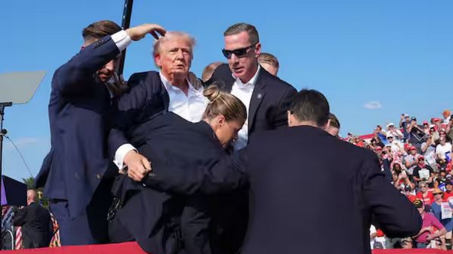 ΗΠΑ: Βγήκε από το νοσοκομείο ο Trump - 'Εχει τραύμα στο δεξί αυτί από σφαίρα