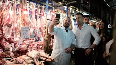 Στη Βαρβάκειο ο Κασσελάκης: Η ατιμωρησία κυριαρχεί στη χώρα μας