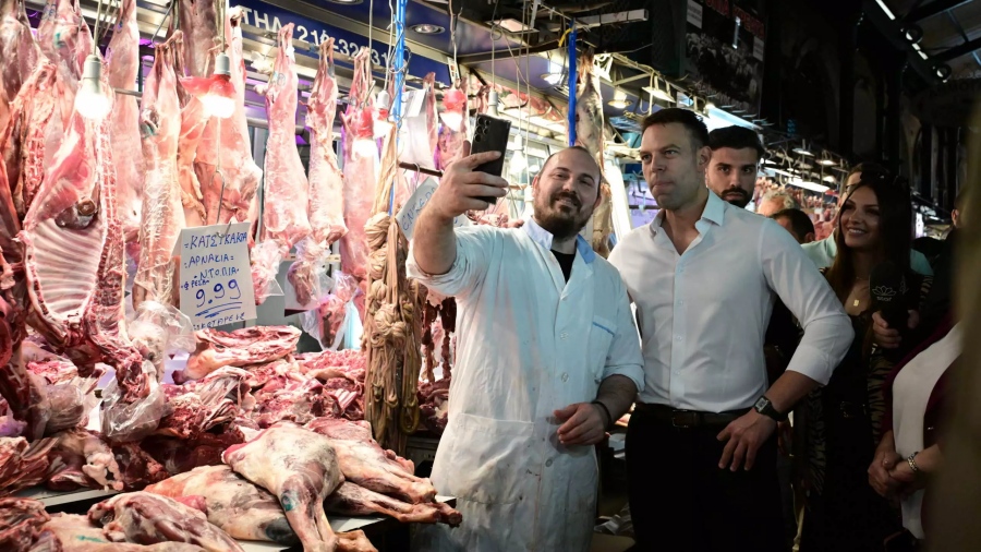 Στη Βαρβάκειο ο Κασσελάκης: Η ατιμωρησία κυριαρχεί στη χώρα μας