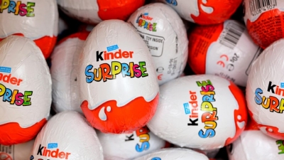Βρετανία: Ανάκληση των σοκολατένιων αυγών «Kinder έκπληξη» λόγω πιθανής σύνδεσης με δεκάδες περιπτώσεις σαλμονέλας