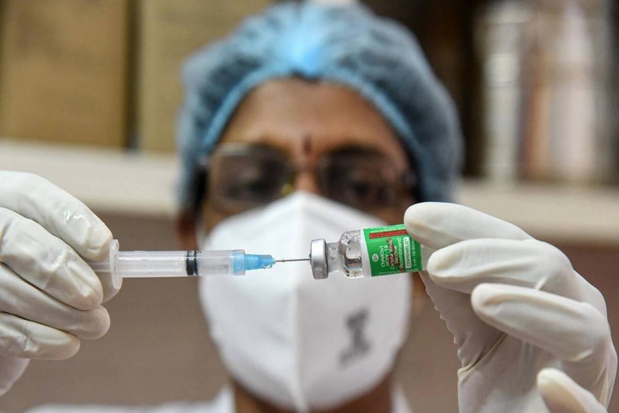 Ινδία: Ραγδαία αποκλιμάκωση του κορωνοϊού, επιταχύνονται οι εμβολιασμοί