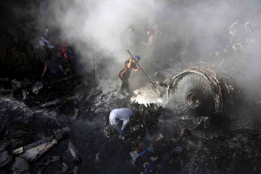 Πακιστάν: Ανθρώπινο λάθος η συντριβή του Airbus με τους 97 νεκρούς