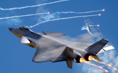 Συναγερμός στις ΗΠΑ, «σιωπηλό μήνυμα» Κίνας σε Ιράν με  J  20 – Ο ... πανίσχυρος δράκος βάζει φωτιά στον Περσικό Κόλπο