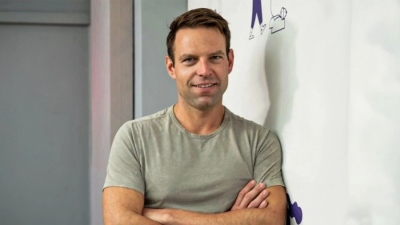 Κασσελάκης κατά Βορίδη: «Σιωπά για το predator o ατρόμητος υπουργός»