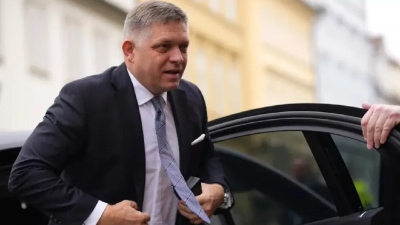 Σε νέα επέμβαση υποβλήθηκε ο πρωθυπουργός της Σλοβακίας – Η κατάστασή του παραμένει «εξαιρετικά σοβαρή»