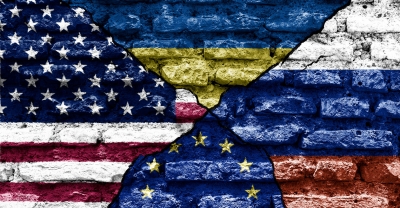 Η Ρωσία είναι τελικά η σωστή πλευρά της ιστορίας, οι Ουκρανοί τα θύματα, η Ευρώπη μαριονέτα και οι αμερικανοί ηθικοί αυτουργοί