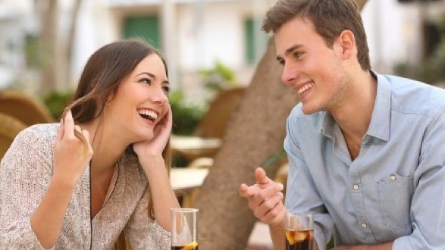 Ψυχολόγος αποκαλύπτει τον κύριο κανόνα της ελκυστικότητας - Η εσωτερική αρμονία είναι το παν