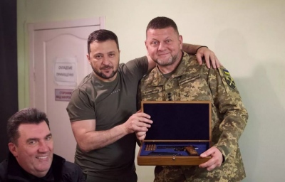 Strana (Ουκρανικό Μέσο Ενημέρωσης): Στην Ουκρανία σχεδιάζουν να πλήξουν την επιρροή του αρχηγού στρατού Valery Zaluzhny
