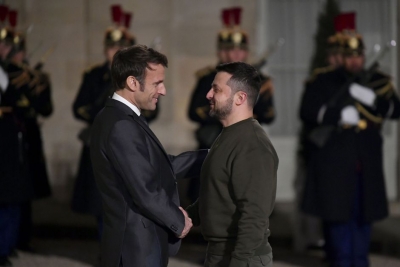 Δεν αποκλείει μαχητικά στην Ουκρανία ο Macron αλλά όχι για τις επόμενες εβδομάδες