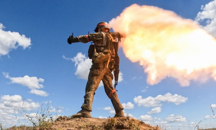 Khodaryonok (αναλυτής): Η ουκρανική άμυνα καταρρέει στο Donbass - Διορία έως 3/9