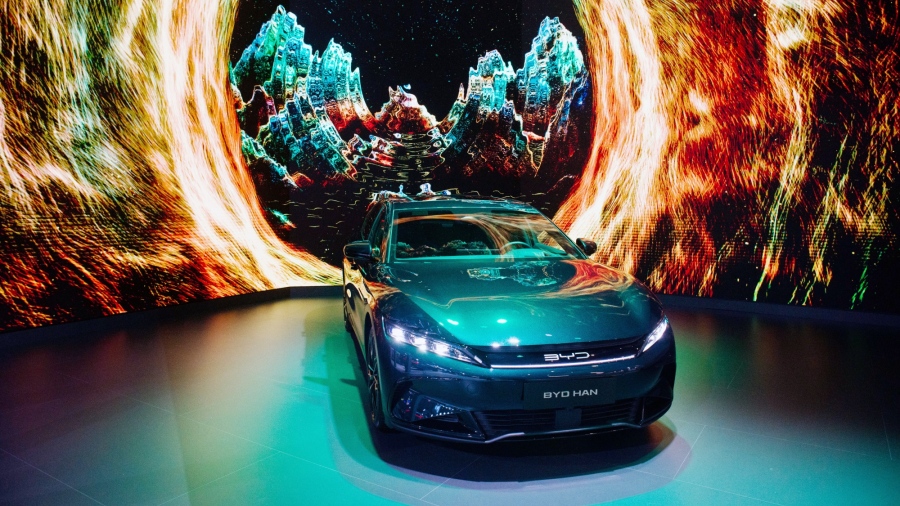 H «βασίλισσα» Tesla έχασε τον θρόνο της - Γιατί το μέλλον του ηλεκτρικού αυτοκινήτου είναι... κινεζικό