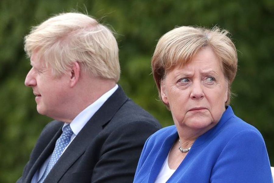 Συνομιλία Johnson – Merkel για το Brexit – Απομακρύνεται το σενάριο της συμφωνίας, πιο κοντά το αδιέξοδο