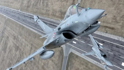 Έκπληξη: Όχι το Rafale, αλλά το Mirage-2000 είναι ο «Μεγαλύτερος αντίπαλος» του JF-17