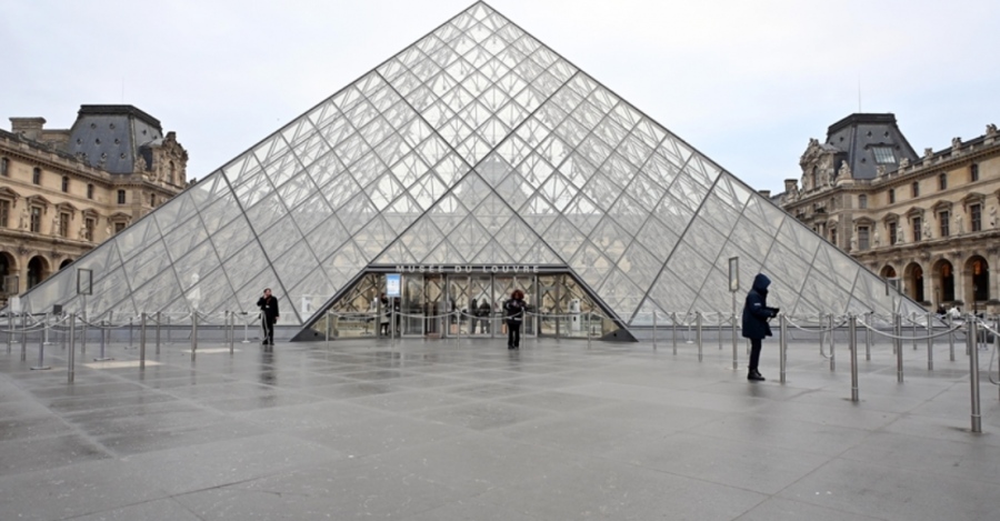 Στην Τράπεζα της Γαλλίας κοσμήματα από το Λούβρο για λόγους ασφάλειας