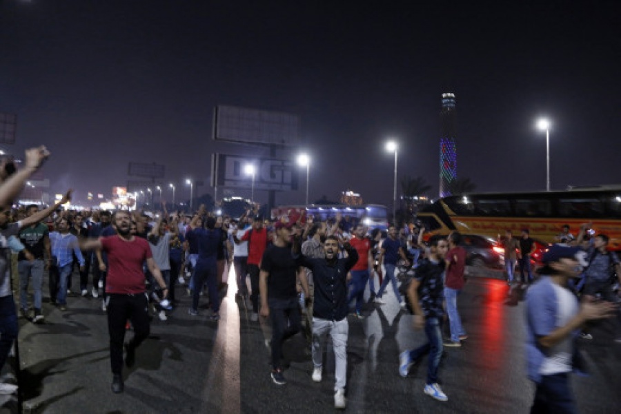 Αίγυπτος: Δυνάμεις ασφαλείας στην πλατεία Ταχρίρ, μετά τις διαδηλώσεις κατά του Sisi