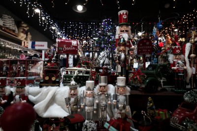 Πώς θα λειτουργήσουν τα εποχικά καταστήματα από Δευτέρα 7/12