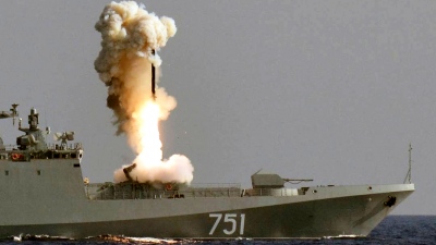 Συγκλονιστικό ντοκουμέντο: Το ρωσικό Admiral Essen εξαπέλυσε Kalibr προς την Ουκρανία χωρίς να βγει καν σε θάλασσα (vid)