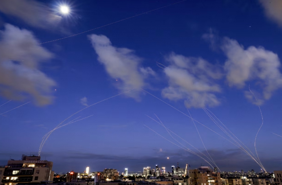 Χάος στη Μέση Ανατολή - Εκρήξεις και σειρήνες σε Doha, Dubai και Τελ Αβίβ