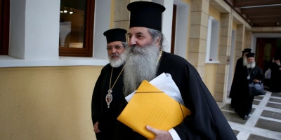 Επίθεση Σεραφείμ σε Κασσελάκη: «Επαίρεται δημοσίως ως πρότυπο με τον ατυχή νεανία που αποκαλεί σύζυγόν του»