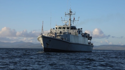 Ξεσπάει χάος στο Hormuz - H Ουκρανία στέλνει 4 ναρκαλιευτικά, οι Φρουροί με το δάχτυλο στη σκανδάλη