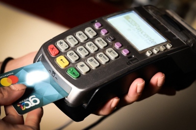 Οι ασφαλιστικοί πράκτορες ζητούν εξαίρεση από τα POS και τα φορολογικά μέτρα για τους ελεύθερους επαγγελματίες