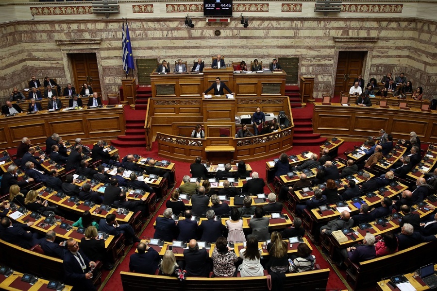 Σύγκρουση εντυπώσεων στη Βουλή για τη Συμφωνία των Πρεσπών - «Περνά» με 153 στις 24/1 - Κάνει πίσω η ΝΔ στα σχέδια για πρόταση μομφής