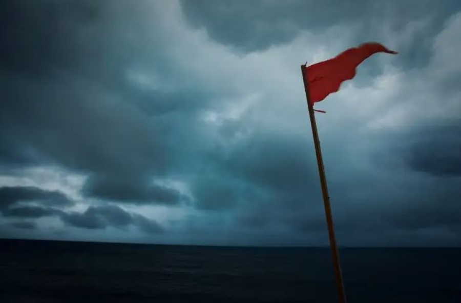 Πληθαίνουν οι «σημαίες πανικού» από τους αναλυτές: Η παγκόσμια οικονομία παραπαίει και ο χρόνος μετρά αντίστροφα...