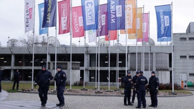 Άρχισε από τη δημόσια τηλεόραση τις... μεταρρυθμίσεις στην Πολωνία ο Tusk - Καρατόμησε τους «αντιφρονούντες»