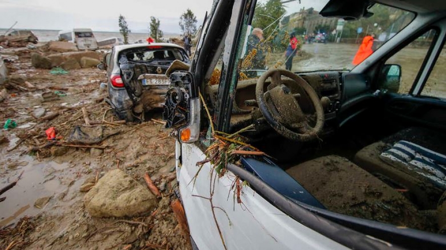 Ιταλία: Mία νεκρή και 11 αγνοούμενοι στο νησί της Ischia λόγω κατολισθήσεων - Θα κηρυχθεί σε κατάσταση έκτακτης ανάγκης