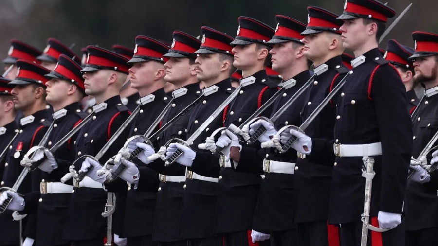 Χωρίς άμυνα, η Βρετανία - Έκθεση σοκ στρατηγών: «Χωρίς πολεμικό σχέδιο, χωρίς πυρομαχικά» και μόνο 10.000 στρατιώτες