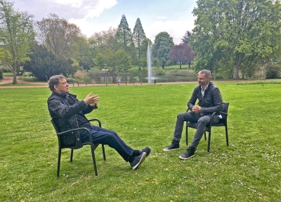 «2004 Δευτερόλεπτα»: η επετειακή σειρά εκπομπών επιστρέφει αποκλειστικά στην Cosmote TV