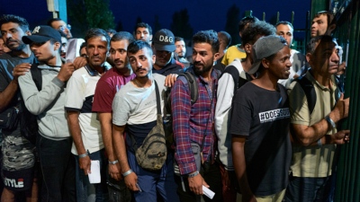 «Αν δεν το σταματήσουμε, η κοινωνία θα εκραγεί» - Στα όριά της η Ολλανδία με τη λαθρομετανάστευση