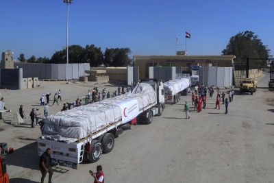 Φορτηγά με ανθρωπιστική βοήθεια εισήλθαν από την Αίγυπτο στην Γάζα