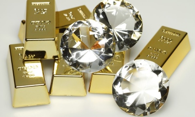 Η τιμή των διαμαντιών πέφτει, την ώρα που ο χρυσός παραμένει κλασική αξία