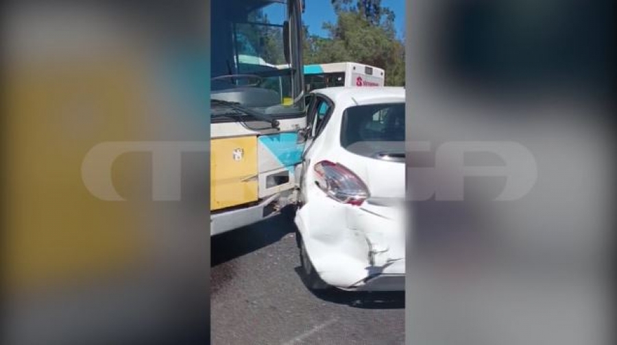 Λεωφορείο συγκρούστηκε με δύο αυτοκίνητα στη Συγγρού