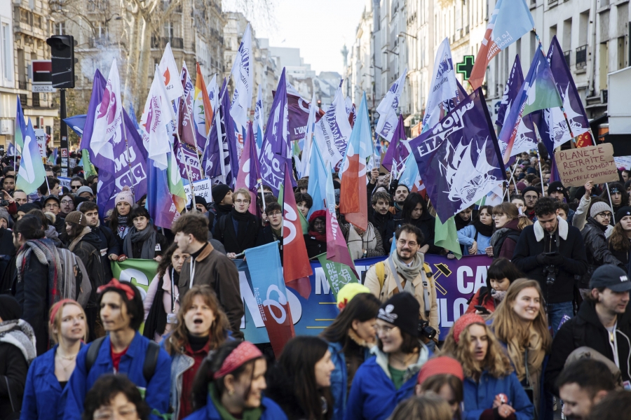 Γαλλία: Μαζικές οι διαδηλώσεις ενάντια στη μεταρρύθμιση του συνταξιοδοτικού - Η μεγαλύτερη κινητοποίηση της 10ετίας