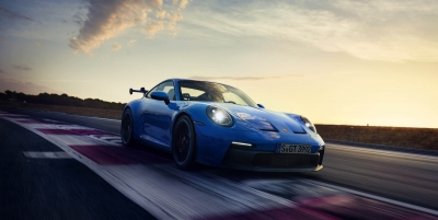 Ατμοσφαιρική και manual η νέα Porsche 911 GT3!