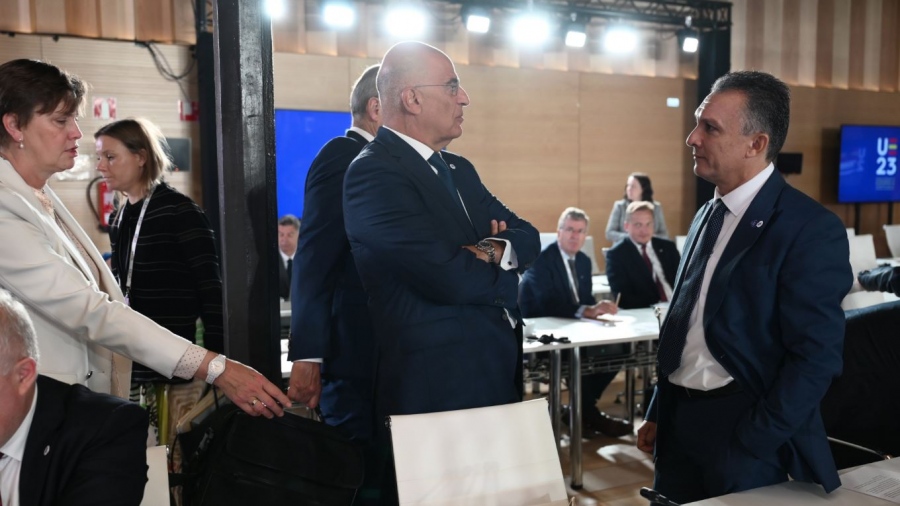 Δένδιας για Ουκρανία: Η Ελλάδα θα συνδράμει στην εκπαίδευση του oυκρανικού Στρατού και πέραν των F-16