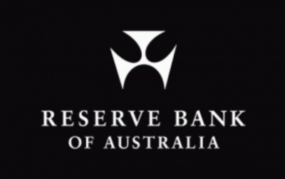 Αυστραλία: Σε νέο ιστορικό χαμηλό μείωσε τα επιτόκια η κεντρική τράπεζα λόγω εμπορικών εντάσεων, στο 1%