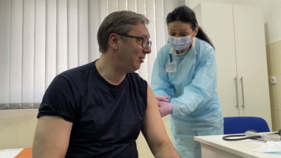 Με το κινεζικό εμβόλιο της Sinopharm εμβολιάστηκε ο πρόεδρος της Σερβίας, Aleksandar Vucic