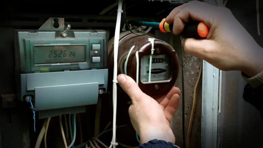 Σφίγγει ο κλοιός για τις ρευματοκλοπές – Προστασία για τους συνεπείς καταναλωτές