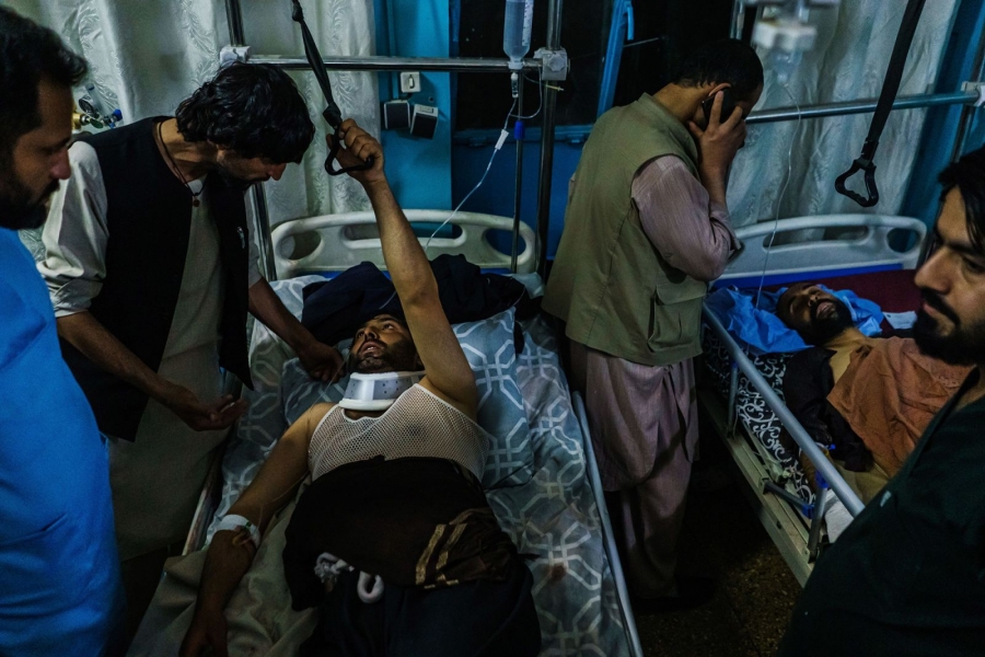 Λουτρό αίματος στο Αφγανιστάν - Φόβοι για νέες επιθέσεις του ISIS - Τουλάχιστον 170 οι νεκροί, ανάμεσα τους 13 Αμερικάνοι