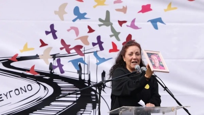 Τέμπη: Συγκλονίζει η μητέρα της Κυριακής Γρίβα – «Ξέρω πως είναι να ακούς το παιδί σου σε ηχητικό να ζητάει βοήθεια»