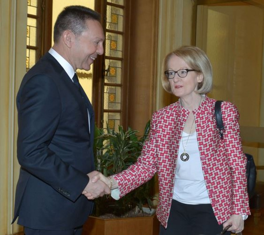 NPLs και stress tests στο επίκεντρο της επίσκεψης Nouy στην ΤτΕ