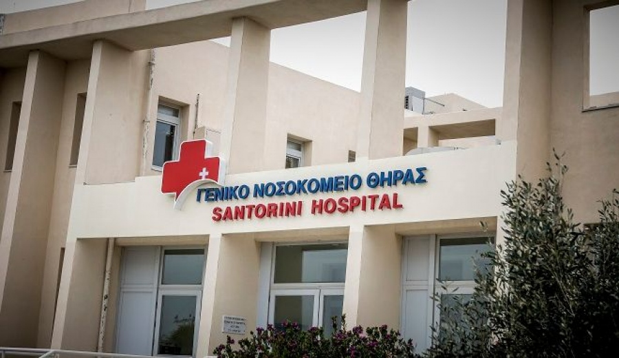Le Monde: Έλλειψη ιατρικού προσωπικού και ασθενοφόρων στα ελληνικά νησιά