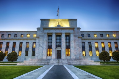 Beige Book (Fed): Επιβράδυνση στην οικονομική δραστηριότητα – Έλλειψη στο εξειδικευμένο εργατικό δυναμικό